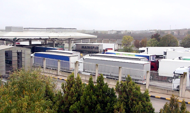 Kapıkule’de 1 saatte 96 TIR geçişiyle rekor kırıldı