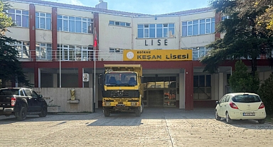 Keşan’da depreme dayanıksız raporu verilen 57 yıllık lise binasının yıkılmasına karar verildi