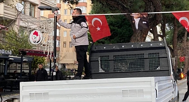 Kırklareli Belediyesi Bayrak ve Posterlerde Temizlik Çalışması Başlattı