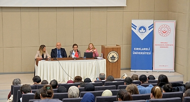 Kırklareli Üniversitesi’nde “Koruyucu Ailelik” Paneli Düzenlendi