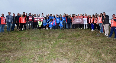 Lüleburgaz Kent Ormanı’nda 365 Fidan Toprakla Buluşturuldu