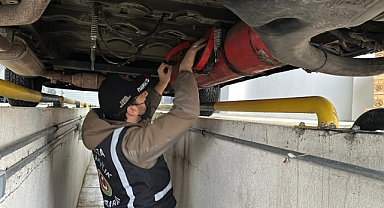 Pazarkule Sınır Kapısı'nda otomobilin LPG tanklarında 19 kilo 692 gram esrar ele geçirildi