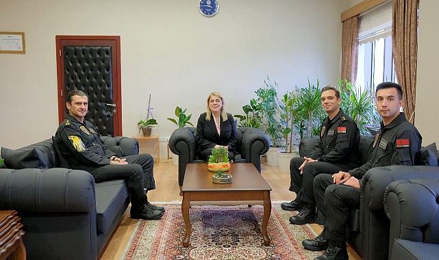 SOLOTÜRK Pilotları KLÜ Rektörü Prof. Dr. Rengin Ak’ı Ziyaret Etti