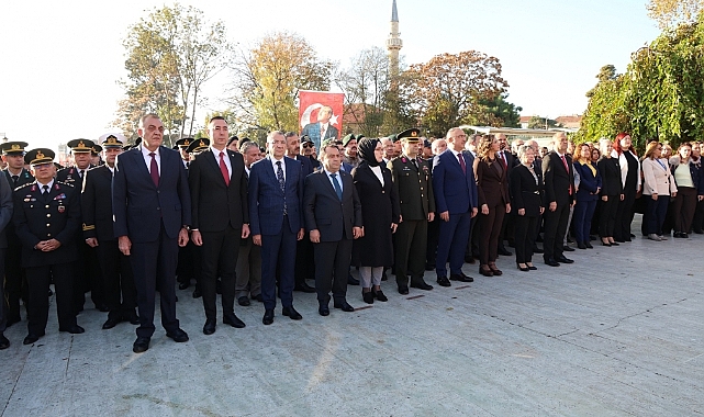 TEKİRDAĞ'IN DÜŞMAN İŞGALİNDEN KURTULUŞUNUN 103. YILDÖNÜMÜ ÇELENK SUNMA TÖRENİ GERÇEKLEŞTİRİLDİ