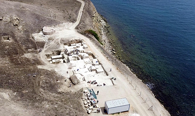 Tekirdağ- Perinthos Antik Kenti kazılarında denizde liman yapısı tespit edildi