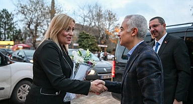 Vali Turan Kaynarca Belediyesini Ziyaret Etti