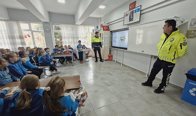 Vize'de İlkokul Öğrencilerine Trafik Dedektifleri Eğitimi