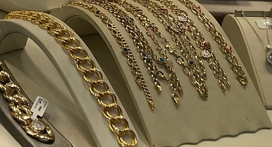 1 Aralık 2025 Pazartesi Güncel Altın Fiyatları: Gram Altın Rekora Yakın Seyrediyor