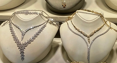 12 Aralık 2025 Cuma – Güncel Altın Fiyatları: Gram Altın Rekor Seviyelere Yaklaştı