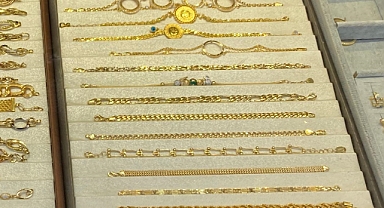 15 Aralık 2025 Pazartesi Güncel Altın Fiyatları: Altın Piyasasında Haftaya Yatay Başlangıç