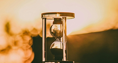 25 Aralık 2025 Perşembe Günlük Burç Yorumları: Yolculuklar Ve Görüşmeler Gündemde