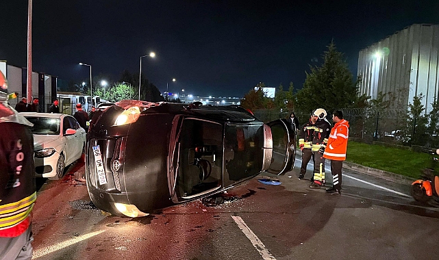 Alkollü sürücünün kullandığı otomobil park halindeki araçlara çarptı