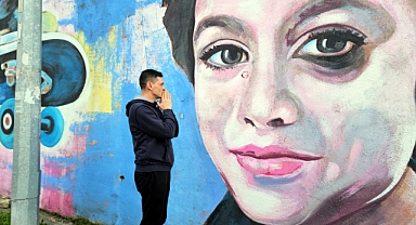 Andrea Minguzzi, oğlunun duvara çizilen resmini görünce gözyaşlarını tutamadı