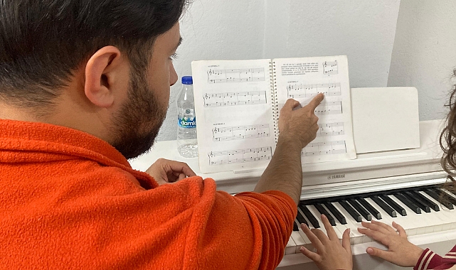 Atatürk Kültür Merkezi’nde Çocuklara Müzik Eğitimi