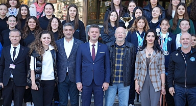 Başkan Sarıkurt, Başarılı Sporcuları Ağırladı