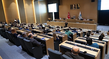 BÜYÜKŞEHİR'DE İDARECİLERE PROTOKOL VE DAVRANIŞ KURALLARI EĞİTİMİ