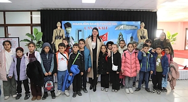 ÇANAKKALE SERGİSİNE REKOR ÖĞRENCİ ZİYARETİ