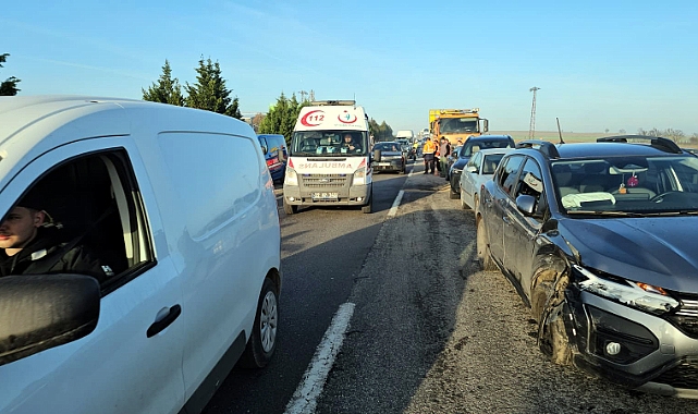 Edirne'de 10 aracın karıştığı zincirleme kaza; 5 yaralı