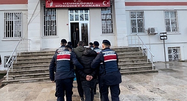 Edirne’de 3 göçmen kaçakçısı tutuklandı