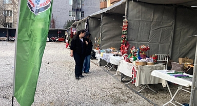 İstasyon Caddesi’nde Yeni Yıl Alışverişi Başladı 