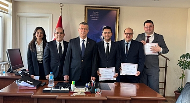 Kaymakam Orhan’dan Tapu Müdürlüğü Personeline Başarı Belgesi