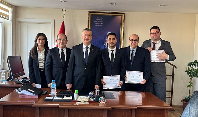 Kaymakam Orhan’dan Tapu Müdürlüğü Personeline Başarı Belgesi