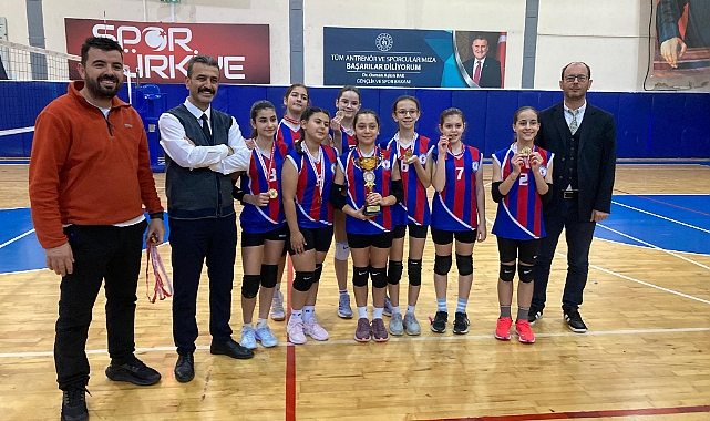 Kırklareli Atatürk Ortaokulu İl Şampiyonu