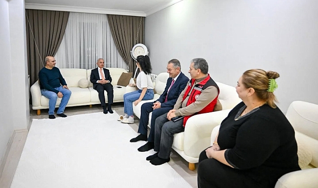 Kırklareli Valisi Genç Çiftleri Ziyaret Etti