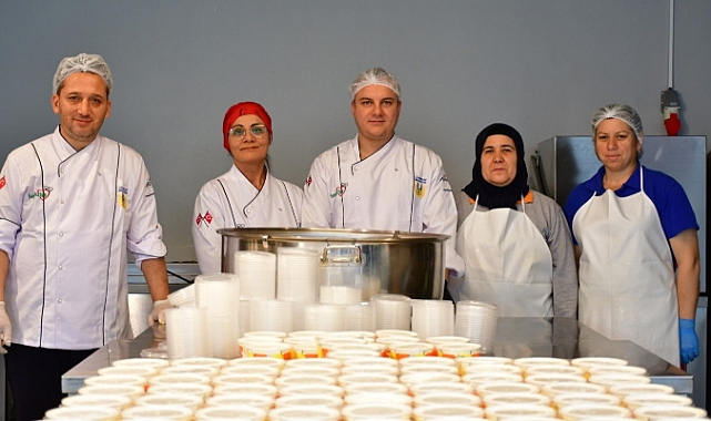 Lüleburgaz’da Sevgi Mutfağı Gönülleri Isıtmaya Devam Ediyor