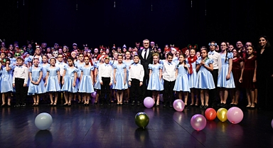 Lüleburgaz’da Yeni Yıl Coşkusu Korolarla Taçlandı