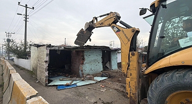 Narkotik olaylarıyla anılan 'Kore Mahallesi'nde 70 metruk bina yıkıldı