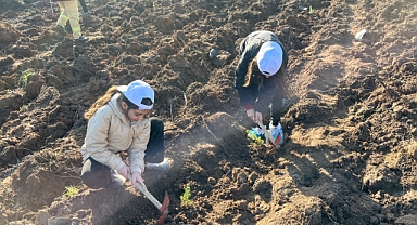 Öğrencilerden Geleceğe Nefes: Hatıra Ormanına Yeni Fidanlar