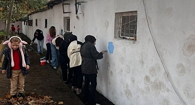 Pehlivanköy’de Okul Duvarları Gönüllü Öğrencilerle Renklendirildi 