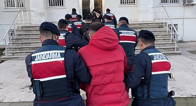 Yurt dışına kaçmak isterken yakalanan 5 Türk tutuklandı