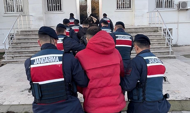 Yurt dışına kaçmak isterken yakalanan 5 Türk tutuklandı