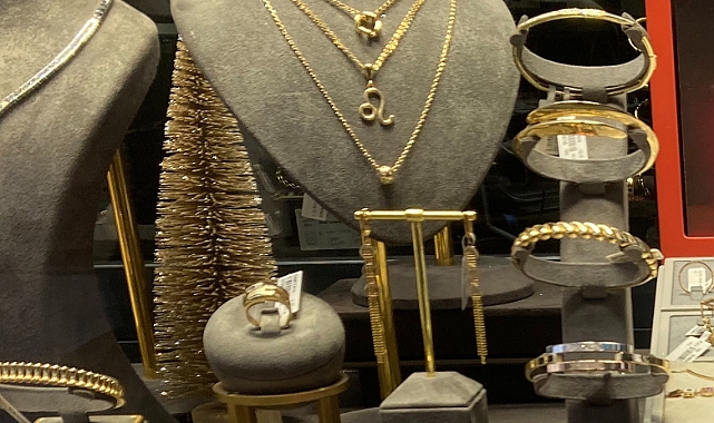 Altın Piyasasında Son Durum: Gram, Çeyrek ve Cumhuriyet Altını Kaç TL?