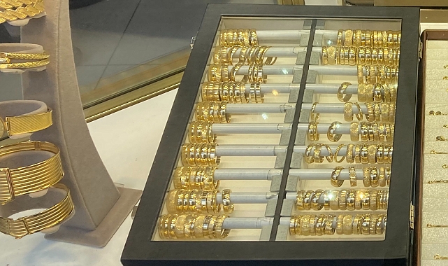 Altın Yüzük Satın Alırken Nelere Dikkat Edilmeli? Popüler Tercihler ve Uzman Tavsiyeleri