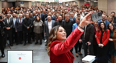 CANDAN BAŞKAN, BÜYÜKŞEHİR AİLESİNİN YENİ YILINI KUTLADI