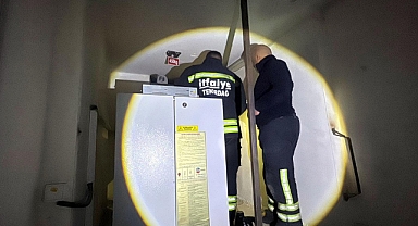 Çorlu'da elektrik kesintisinde asansörde mahsur kalanları itfaiye kurtardı