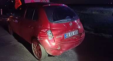 Edirne'de TIR'la çarpışan otomobilde 4 kişi yaralandı