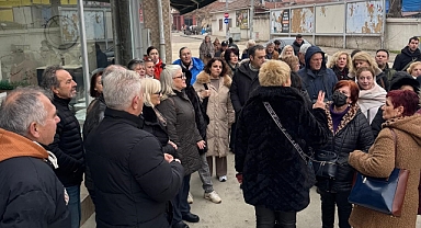 Edirne’de Ulus Pazarı’nın kapatıldığını gören Bulgar turistler, kapısından döndü