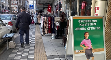 Karaumur Caddesi’nde Kaldırım İşgali Sürüyor 