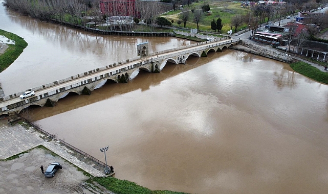 Metrekareye 60 kilogram yağış düşen Edirne’de, Tunca Nehri’nde su seviyesinde kritik artış