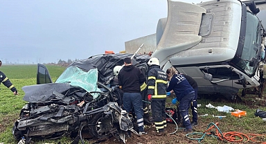 Tankerle çarpışan otomobilin sürücüsü öldü