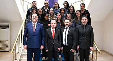 Valilikte FBO Kadın Basketbol Takımı Kabulü