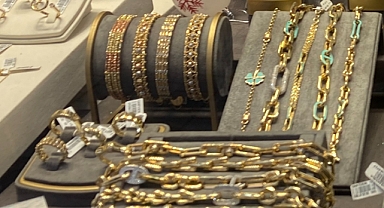 2 Şubat 2026 Pazartesi Güncel Altın Fiyatları | Gram, Çeyrek, Cumhuriyet Altını Ne Kadar?