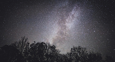 9 Şubat 2026 Pazartesi Günlük Burç Yorumları: Aşk, Para ve Kariyerde Bugün Sizi Neler Bekliyor?