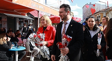 Babaeski’de Sevgililer Günü Coşkusu: Adil Onat Caddesi Sevgiyle Doldu
