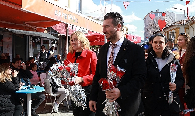 Babaeski’de Sevgililer Günü Coşkusu: Adil Onat Caddesi Sevgiyle Doldu