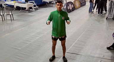 KLÜ’lü Öğrenci Türkiye Üçüncüsü Oldu: Muay Thai’de Gururlandıran Başarı